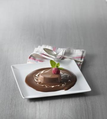Cœur de flan au chocolat sur lit de chocolat