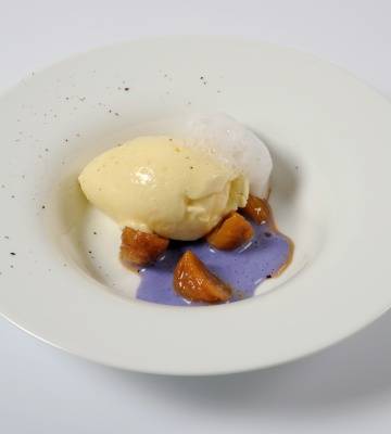 Weisses Schokoladenmousse mit Kaffeehauch