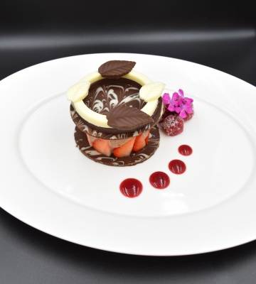 Mousse al cioccolato con cialde marmorizzate 