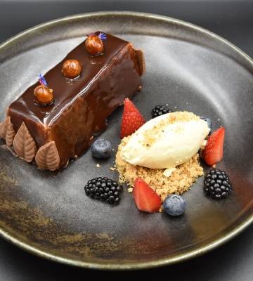 Mousse de chocolat, poire et caramel