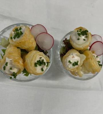 Blätterteig Cornet mit Lachs Mousse