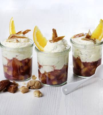 Marroni-Schoggi-Mousse mit Orangen-Dattel-Salat